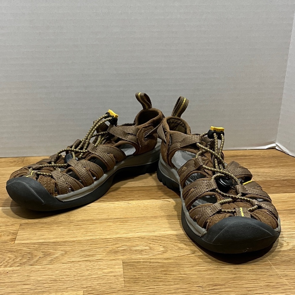 KEEN Light Brown Waterproof Hiking Sandals Shoes Women’s size 5